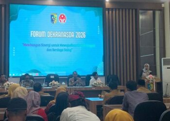 Bupati Demak Eisti’anah dalam kegiatan forum Dekranasda Tahun 2026 di Gedung Grhadika Bina Praja, Demak, Selasa (10/2). Foto : Burhan / Lingkar Jateng