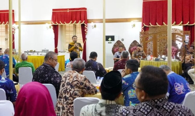 Lewat Ngopi Bareng, Plt Bupati Pati Chandra Dorong Penguatan Sinergi Antar OPD 25 Lewat Ngopi Bareng, Plt Bupati Pati Chandra Dorong Penguatan Sinergi Antar OPD. Foto : Dok. Prokompim Pemkab Pati for Lingkar Jateng