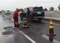 Proses rekrontuksi perbaikan jalan di tol Pemalang sambut arus mudik 1447 H. Foto : PBTR/Lingkar Jateng