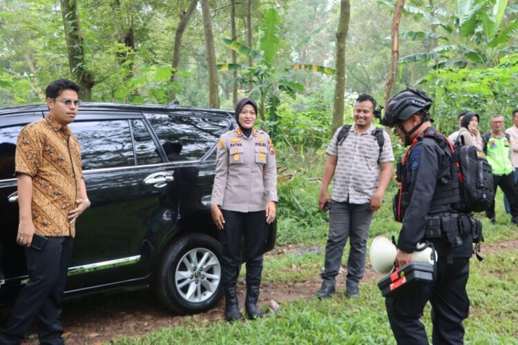 Gandeng Gegana Brimob, Polres Semarang Disposal 2,1 Kilogram Obat Mercon 25 Polda Jateng musnahkan barang bukti 2,1 kilogram bahan peledak yang digunakan sebagai bahan dasar membuat petasan di wilayah Kabupaten Semarang. Foto : Dok. Polres Semarang/Lingkar Jateng