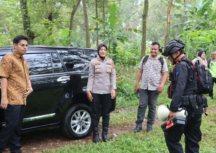 Polda Jateng musnahkan barang bukti 2,1 kilogram bahan peledak yang digunakan sebagai bahan dasar membuat petasan di wilayah Kabupaten Semarang. Foto : Dok. Polres Semarang/Lingkar Jateng