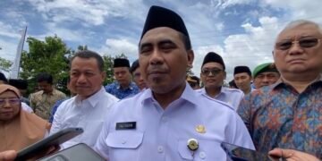 Soal Diskon 5 Persen PKB Masih Dikaji, Pemprov Jateng Cari Titik Tengah 16 Wakil Gubernur Jawa Tengah, Taj Yasin Maimoen usai meninjau Sumur Resapan di Desa Gondosari, Kecamatan Gebog, Kabupaten Kudus, Rabu (18/2). Foto : Fahtur Rohman/Lingkar Jateng
