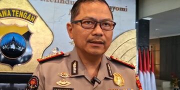 Polda Jateng Konfirmasi KPK Periksa 3 Saksi Kasus Bupati Pati Nonaktif Sudewo 16 Kabid Humas Polda Jateng, Kombes Pol Artanto, memberi keterangan kepada awak media di Mapolda Jateng, Semarang, Senin, 2 Februari 2026. (Rizky Syahrul Al-Fath/Lingkarjateng.id)