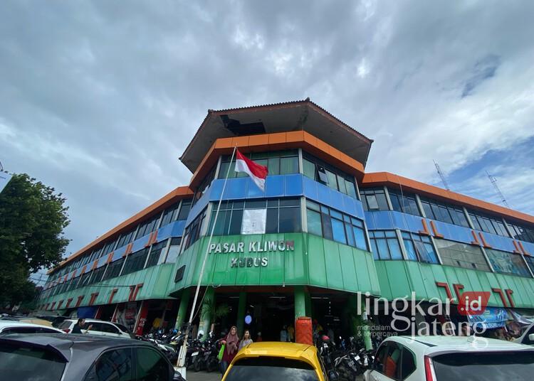 Bupati Kudus Tanggapi Temuan Tarif Parkir Pasar Kliwon Digetok Rp10 Ribu 25 Pasar Kliwon di Kabupaten Kudus. (Mohammad Fahtur Rohman/Lingkarjateng.id)