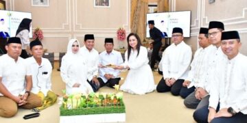 Suasana tasyakuran refleksi satu tahun kepemimpinan Bupati Pekalongan Fadia Arafiq dan Wakil Bupati Sukirman di Pendopo Rumah Dinas Bupati Pekalongan, Rabu, 25 Februari 2026. (Fahri Akbar/Lingkarjateng.id)
