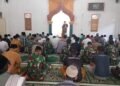 TMMD di Desa Gedong Kendal, TNI Ajak Warga Bangun Semangat Spiritual 34 Anggota Kodim 07/15 Serka Zaenal bertindak sebagai khotib sholat Jumat di Masjid Nurul Huda, Desa Gedong, Kecamatan Patean, Kabupaten Kendal pada Jumat, 20 Februari 2026. (Dok for Lingkarjateng.id)