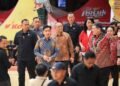 Dongkrak Pariwisata, Pemprov Jateng Dukung Perayaan Imlek di Sam Poo Kong 34 Gubernur Jateng Ahmad Luthfi saat mendampingi Wakil Presiden Gibran Rakabuming Raka di perayaan Imlek di Sam Poo Kong Semarang, Minggu (15/2). (Dok. Pemprov Jateng)