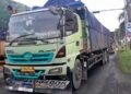 MACET: Kendaraan berat melintas di Jalan Pantura Pati-Juwana Desa Widorokandang, Kecamatan Pati, Kabupaten Pati pada Rabu, 11 Februari 2026. (Lingkarjateng Group Network)