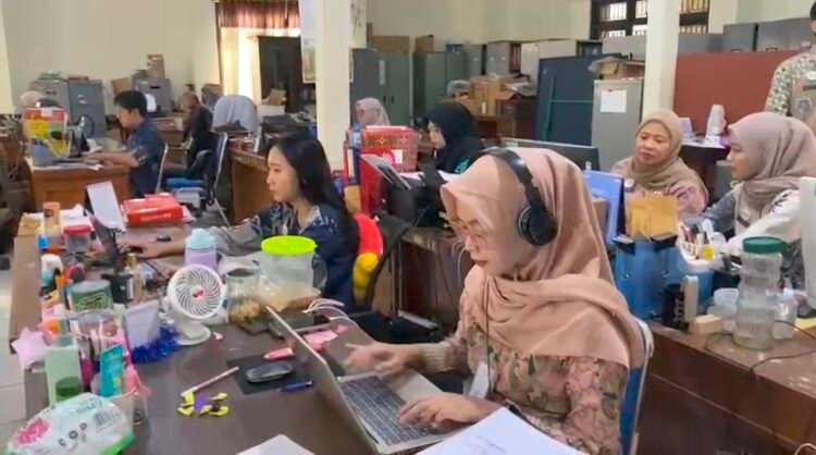 Selama Ramadan 1447 H, jam kerja ASN di lingkungan Pemerintah Kota Pekalongan disesuaikan tanpa mengurangi kualitas pelayanan kepada masyarakat. Foto : Fahri Akbar /Lingkar Jateng