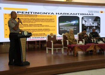 Rakor Cipta Kondisi Ramadan, Polres Kendal Ungkap Kasus Narkoba-Petasan 25 Kapolres Kendal AKBP Hendry Susanto Sianipar saat memberikan paparan dalam Rakor cipta kondisi di Pendopo Tumenggung Bahurekso Kendal, Senin (23/2). Foto : Dok.Polres Kendal/Lingkar Jateng