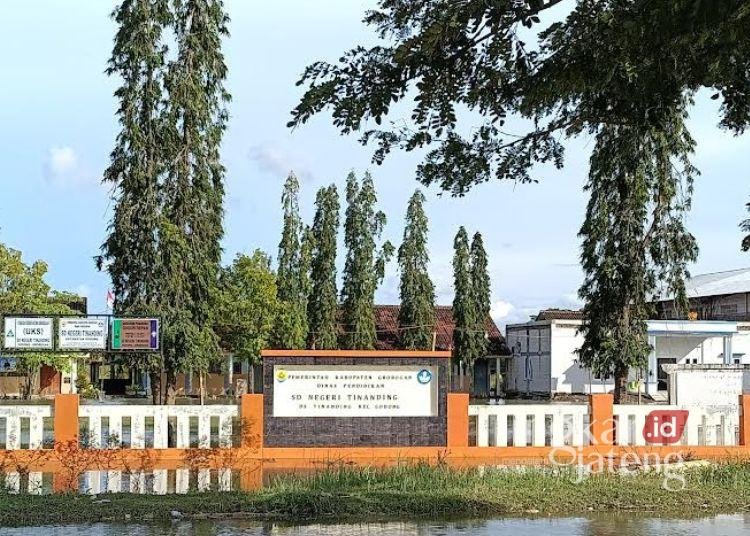 Disdik Grobogan Atur Jam Sekolah dan Skema Belajar Selama Ramadhan 2026 25 Tampak depan SD Negeri Tinanding Grobogan, Selasa, 17 Februari 2026. (Ahmad Abror/Lingkarjateng.id)