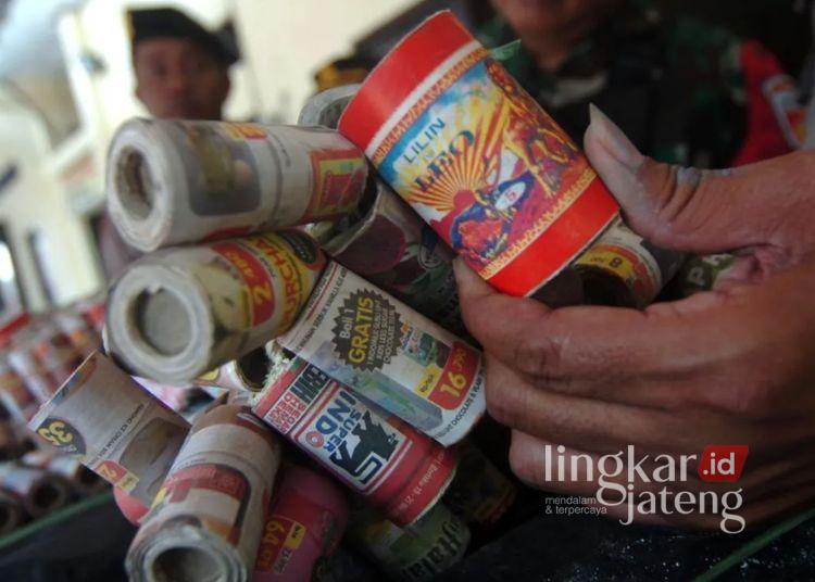 Dukung Penindakan, DPRD Pati Imbau Warga Bijak Nyalakan Petasan 25 Ilustrasi: Petasan dan bahan baku petasan. (Antara)