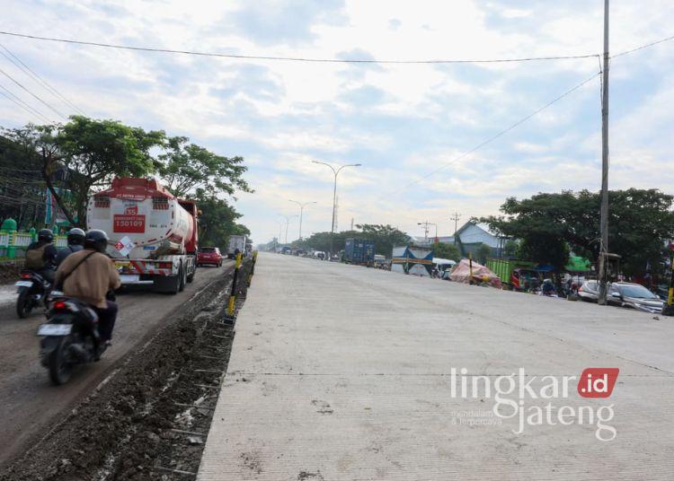 93,47 Persen Jalan Nasional di Jateng dalam Kondisi Mantap Jelang Mudik Lebaran 25 Perbaikan jalan di ruas Kaligawe Kota Semarang. (Humas Pemprov Jateng/Lingkarjateng.id)