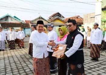 Respon Cepat saat Bencana, Tenaga Kesehatan Terima Penghargaan dari Bupati Kudus