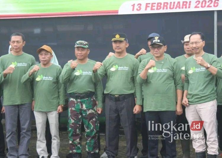 Bambang Susilo Dukung Penuh Gerakan Jumat Bersih di Pati 25 Gerakan Jumat Bersih di Alun-alun Kembangjoyo, Rabu 18 Februari 2026. (Dok. Lingkarjateng.id)