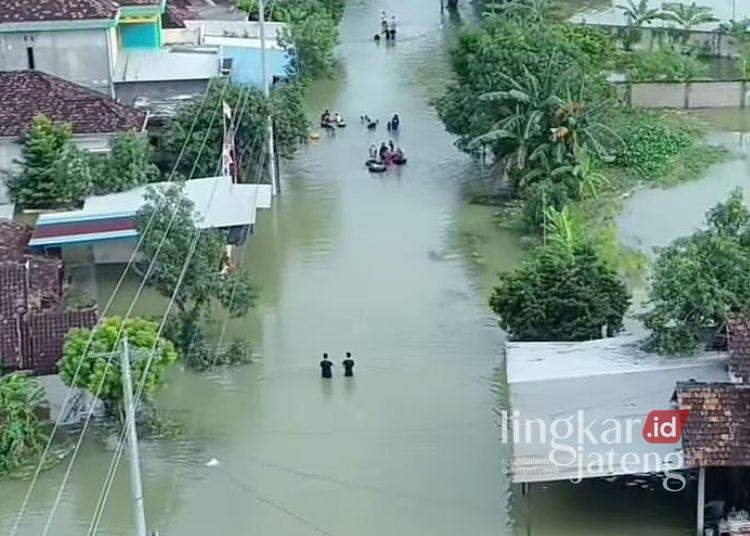 Kerap Terendam Banjir, DPRD Pati Usulkan Peninggian Jalan Guyangan-Glonggong 25 Kondisi Jalan Guyangan-Glonggong, Pati yang kerap menjadi langganan banjir akibat meluapnya Sungai Silugonggo. (Dok. Lingkarjateng.id)