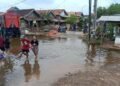 Jelang Ramadhan, Pengungsi Banjir di Kabupaten Pekalongan Tersisa 259 Jiwa 34 Sejumlah wilayah masih tergenang, meski kondisi air mulai berangsur surut dan sebagian warga telah kembali ke rumah masing-masing, Selasa, 17 Februari 2026. (Fahri Akbar/Lingkarjateng.id)