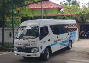 Bus Sekolah Gratis di Rembang. (Vicky Rio/Lingkarjateng.id)