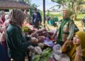 Kegiatan Pasar Tani Masyarakat Rembang (PASTIMAREM) yang digelar Dintanpan pada Jumat, 6 Februari 2026. (Vicky Rio/Lingkarjateng.id)