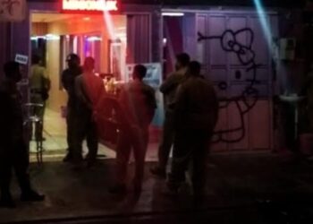 Sejumlah warga saat berada di salah satu tempat hiburan karaoke di Sarirejo, Sidorejo, Salatiga, beberapa hari lalu. (Dok. Warga/Lingkarjateng.id)