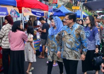 Ratusan warga berburu takjil di area Salatiga Creative Fest 2026  di Jalan Langensuko, Kamis, 19 Februari 2026. (Dok.Prokompim Setda Salatiga/Lingkarjateng.id)