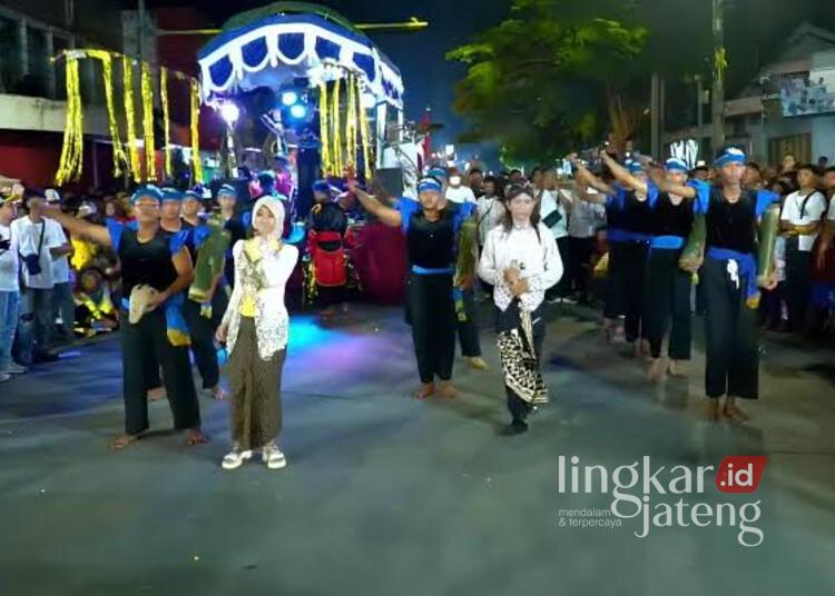 Lomba Tong Tong Klek Rembang Kembali Digelar Tahun Ini, Catat Tanggalnya! 25 Suasana lomba tong tong klek di Kabupaten Rembang pada Ramadhan 2025 lalu. (Vicky Rio/Lingkarjateng.id)