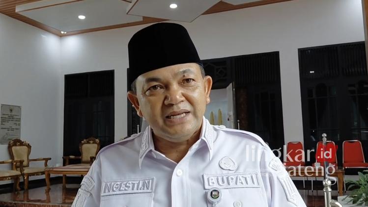 Soal Wacana WFH, Begini Respon Bupati Semarang dan Sekda 25 Bupati Semarang, Ngesti Nugraha dan Sekda Kabupaten Semarang, Valeanto Soekendro. Foto: Hesty Imaniar/Lingkar