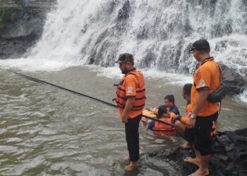 2 Wisatawan Tenggelam di Air Terjun Watu Bobot Jepara Ditemukan Meninggal
