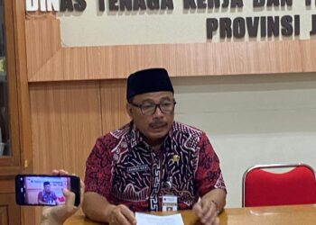 Kepala Dinas Tenaga Kerja dan Transmigrasi (Disnakertrans) Provinsi Jawa Tengah, Ahmad Aziz. (Rizky Syahrul/Lingkarjateng.id)