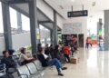 Sejumlah penumpang menunggu bus di ruang tunggu bus AKAP Terminal Tipe A Tingkir, Salatiga, Kamis, 12 Maret 2026. (Angga Rosa/Lingkarjateng.id)