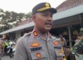Kapolres Kendal, AKBP Hendry Susanto Sianipar, saat diwawancarai awak media pada Kamis, 12 Maret 2026 sore. (Anik Kustiani/Lingkarjateng.id)