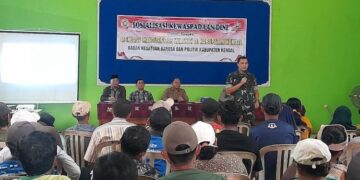 Kegiatan sosialisasi kewaspadaan dini yang diselenggarakan Badan Kesatuan Bangsa dan Politik (Kesbangpol) di Desa Kalirejo, Kecamatan Singorojo pada Selasa, 3 Maret 2026. (Anik Kustiani/Lingkarjateng.id)