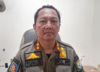 Kepala Seksi Penyidikan dan Penindakan pada Satuan Polisi Pamong Praja (Satpol PP) Kabupaten Kendal, M. Yunus Fahmi, saat diwawancara pada Senin, 30 Maret 2026. (Anik Kustiani/Lingkarjateng.id)