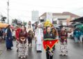 Kirab Merti Desa mengawali tradisi Buka Luwur Nyi Pandansari di Desa Boja, Kecamatan Boja, Kabupaten Kendal, Kamis, 26 Maret 2026. (Anik Kustiani/Lingkarjateng.id)