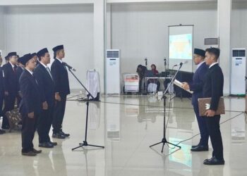 Bupati Batang, M. Faiz Kurniawan, melantik 128 kepala sekolah di Gedung Guru Batang, Kabupaten Batang, Kamis, 12 Maret 2026. (Humas Pemkab Batang/Lingkarjateng.id)