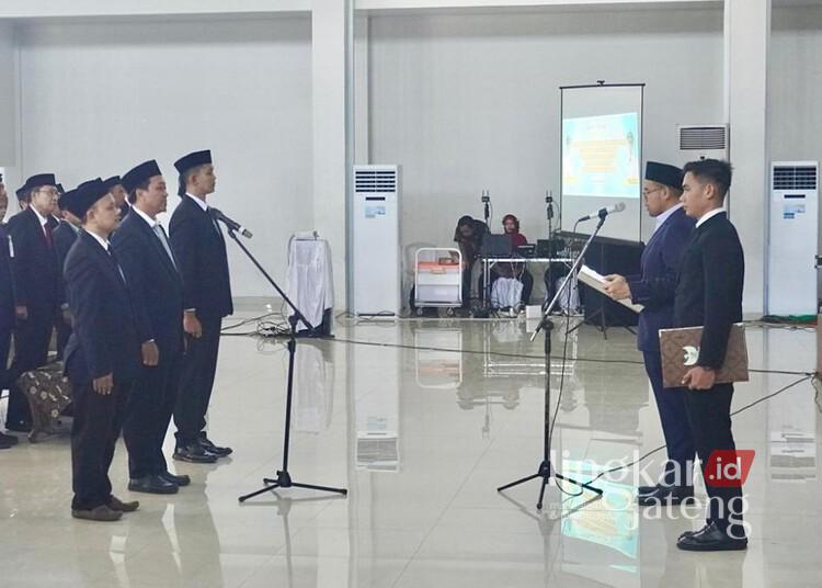 128 Guru di Batang Dipromosikan Jadi Kepala Sekolah 25 Bupati Batang, M. Faiz Kurniawan, melantik 128 kepala sekolah di Gedung Guru Batang, Kabupaten Batang, Kamis, 12 Maret 2026. (Humas Pemkab Batang/Lingkarjateng.id)