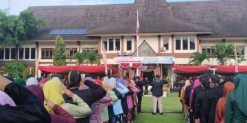 Upacara peringatan Hari Jadi ke-523 Kabupaten Demak di Halaman Setda Kabupaten Demak, Sabtu, 28 Maret 2026. (Dinkominfo Demak/Lingkarjateng.id)