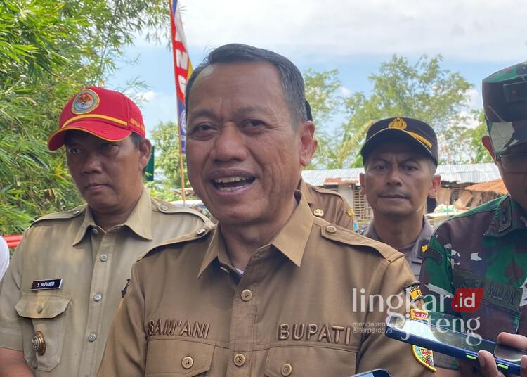 Pemkab Kudus Targetkan Efisiensi BBM Kendaraan Dinas 25 Persen 25 Bupati Kudus, Sam'ani Intakoris. (Mohammad Fahtur Rohman/Lingkarjateng.id)