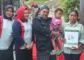 22 Desa/Kelurahan di Kabupaten Semarang Jadi Prioritas Penanganan Stunting 34 Bupati Semarang didampingi Wakil Bupati dan Ketua TP PKK berfoto bersama penerima bantuan penanganan stunting beberapa waktu lalu. (Diskominfo Kab. Semarang/Lingkarjateng.id)