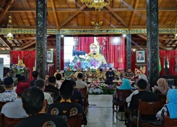 Bupati Demak Eisti’anah saat memberikan sambutan dalam kegiatan Musrenbang RKPD 2027 di Pendopo Setda setempat pada Selasa, 31 Maret 2026. (M. Burhanuddin Aslam/Lingkarjateng.id)