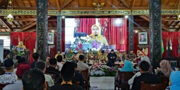 Bupati Demak Eisti’anah saat memberikan sambutan dalam kegiatan Musrenbang RKPD 2027 di Pendopo Setda setempat pada Selasa, 31 Maret 2026. (M. Burhanuddin Aslam/Lingkarjateng.id)