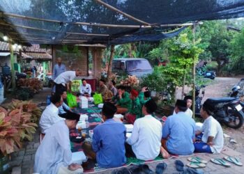 Acara buka bersama GPK Macan Roban bersama guru madin dan TPQ Yayasan Manbaul Hikmah di Desa Ketanggan, Kecamatan Gringsing, Kabupaten Batang, Minggu, 15 Maret 2026. (Lingkarjateng.id)
