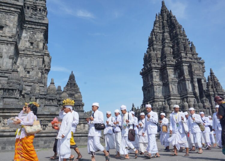 Lebih Dekat dengan Tawur Kesanga, Ritual Penting Umat Hindu Sehari Jelang Perayaan Nyepi 25 Tawur Kesanga, Ritual Penting Umat Hindu Sehari Jelang Perayaan Nyepi. Foto : Dok.Pemprov Jateng/Lingkar