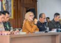 8 SPPG di Salatiga Belum Sesuai Standar Infrastruktur, Satgas MBG Tegaskan Begini 34 Ketua Satgas MBG Kota Salatiga Nina Agustin saat melakukan evaluasi MBG di Kantor Setda, Senin, 2 Maret 2026. Foto : Dok.Prokompim Setda Kota Salatiga/Lingkar