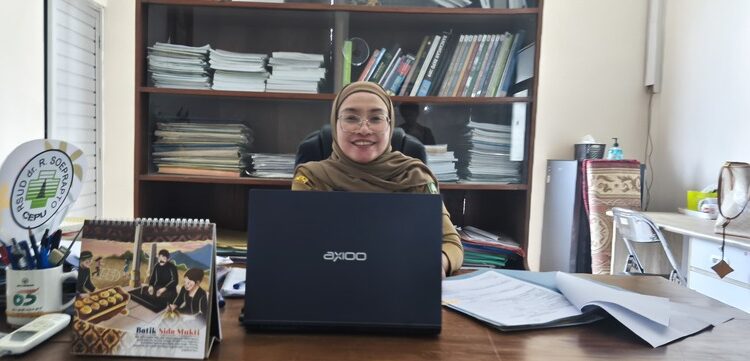 Direktur RSUD dr. R. Soeprapto Cepu  Wilys Yuniarti. Foto: Eko Wicaksono / Lingkar