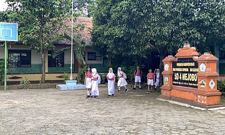 Ilustrasi siswa salah satu SD di Kabupaten Kudus. Foto: Nisa Hafizhotus Syarifa/Lingkar