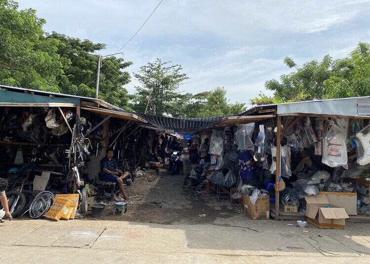Kondisi pedagang di Pasar Babe Kudus. Foto : Nisa Hafizhotus Syarifa /Lingkar