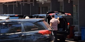 Tim penyidik KPK di sela penggeledahan yang dilakukan terhadap sejumlah ruangan di kompleks Pendopo Wijayakusuma Sakti atau Sekretariat Daerah Cilacap, Senin, 16 Maret 2026. (Antara/Lingkarjateng.id)