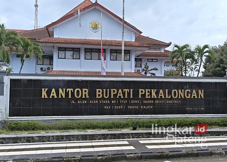 KPK Periksa 10 ASN Pemkab Pekalongan Pasca OTT Bupati Fadia Arafiq 25 Kantor Bupati Pekalongan. (Fahri Akbar/Lingkarjateng.id)