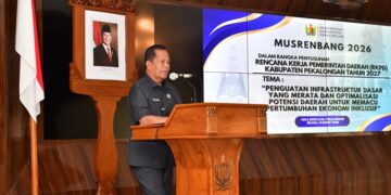Ketua DPRD Kabupaten Pekalongan, Abdul Munir, menyampaikan sambutan dalam Musrenbangkab di Aula Setda Pekalongan, Selasa, 31 Maret 2026. (Fahri Akbar/Lingkarjateng.id)